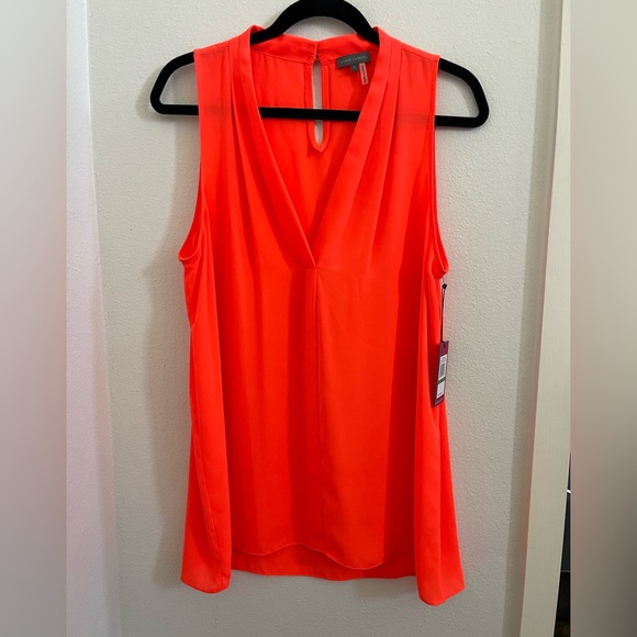 NWT Vince Camuto sleeveless V-neck blouse with pleats IN CORAL color Size Large - Picture 6 of 8